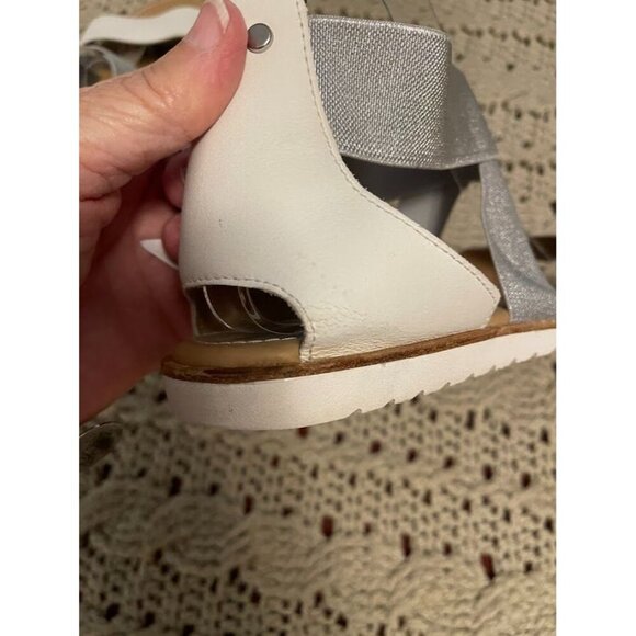 Sorel Women SZ 12 Open-Toe Sandals Elastic Silver Straps & White Leather Accents - Picture 2 of 16